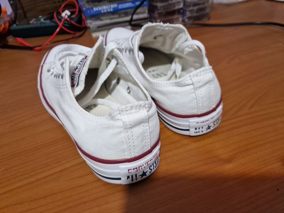 Adidași converse