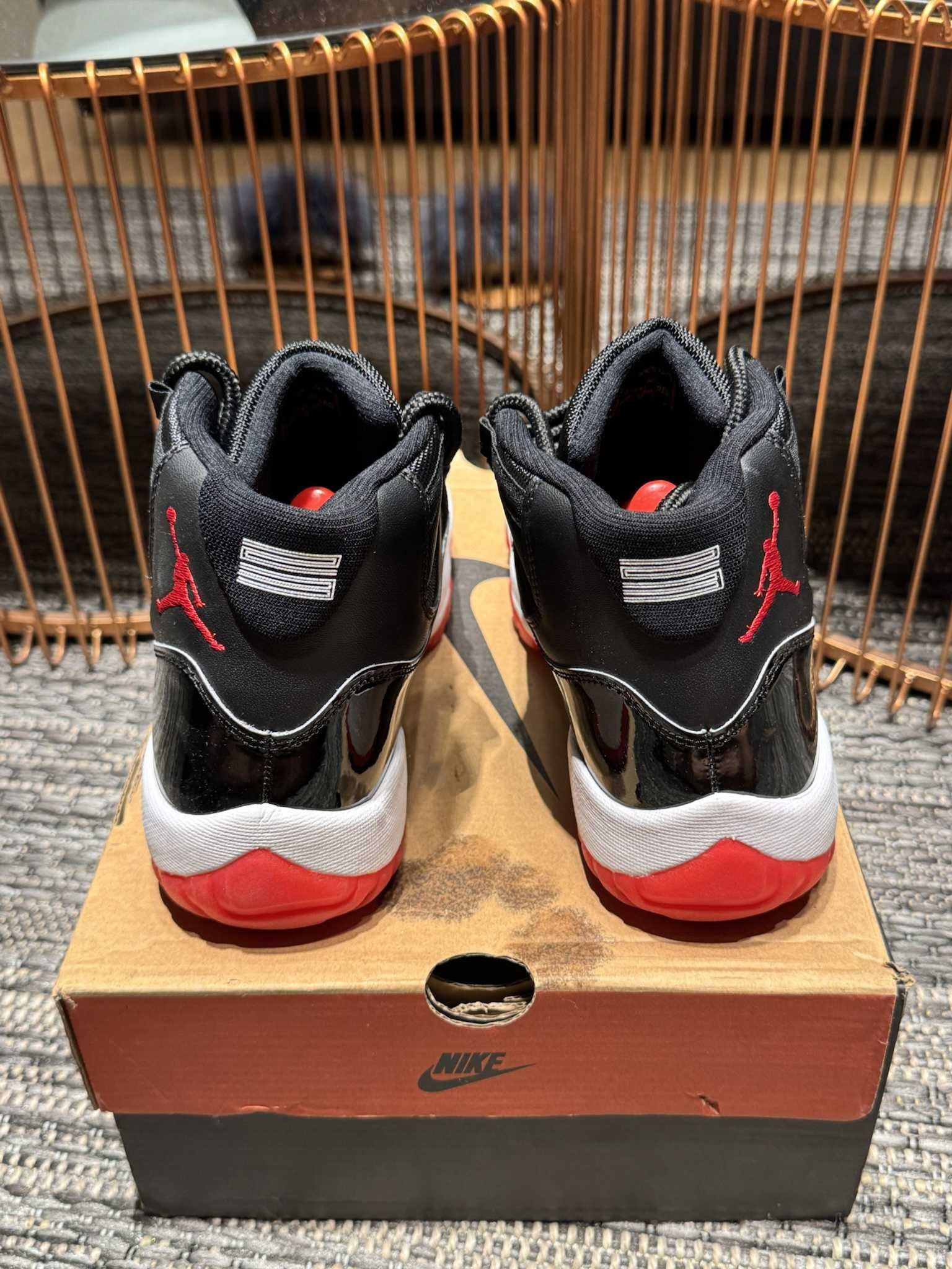 Jordan 11 Retro "Bred" 42.5EUR Мъжки Кецове + Кутия