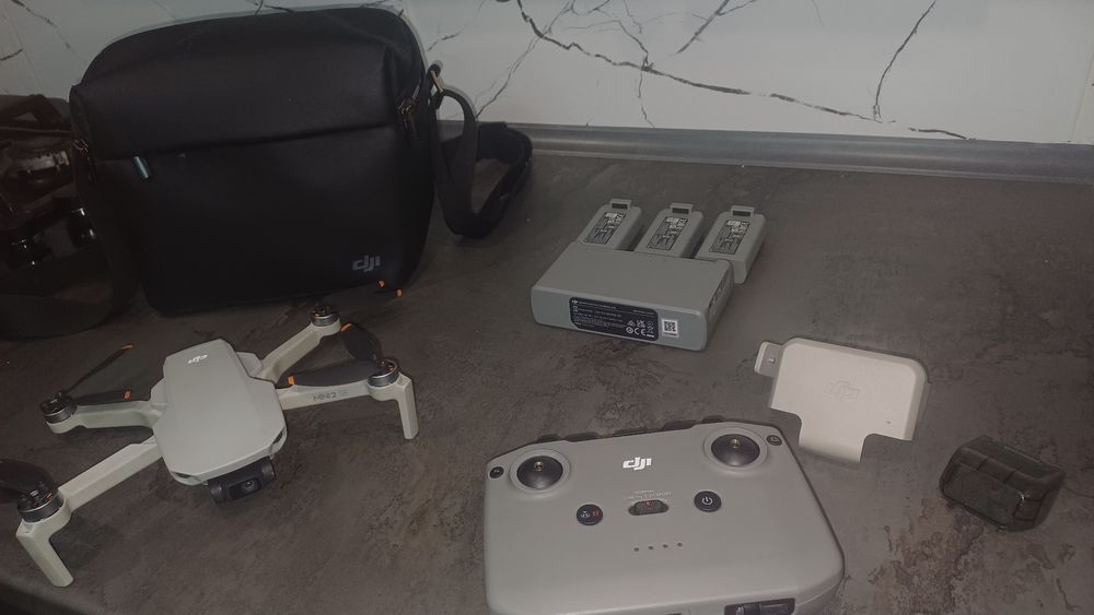 Drona DJI Mavic Mini 2 se Fly More Combo