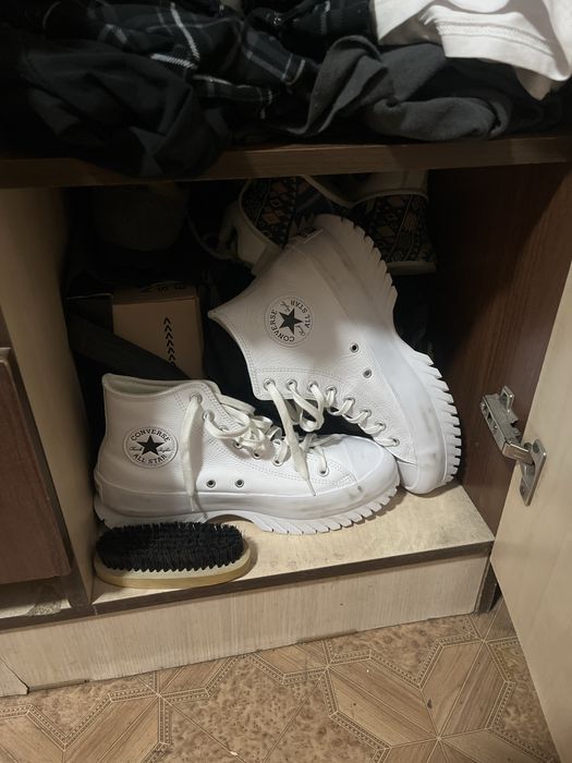 Converse кроссовки продаю