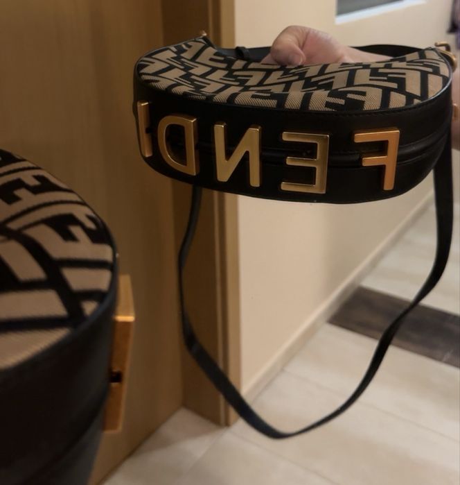 Луксозна дамска чанта Fendi