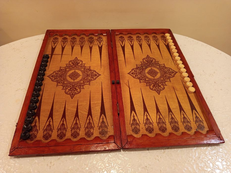 Продаются . Нарды .