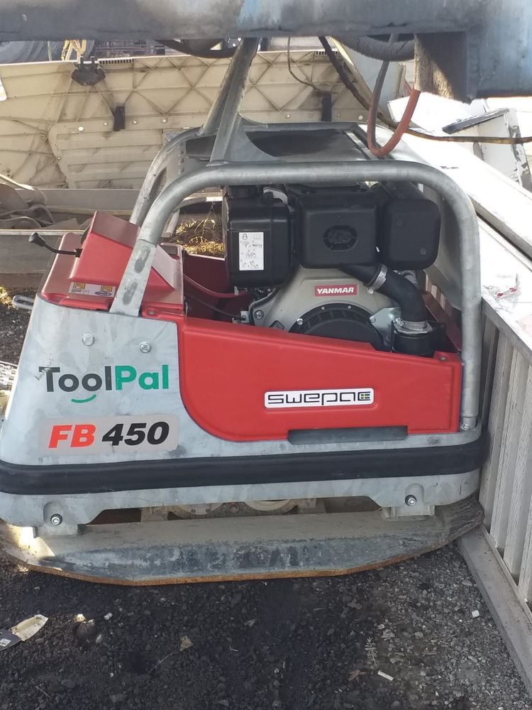 Inchiriem Cilindru compact,Bobcat,Miniexcavator,Incarcator telescopic