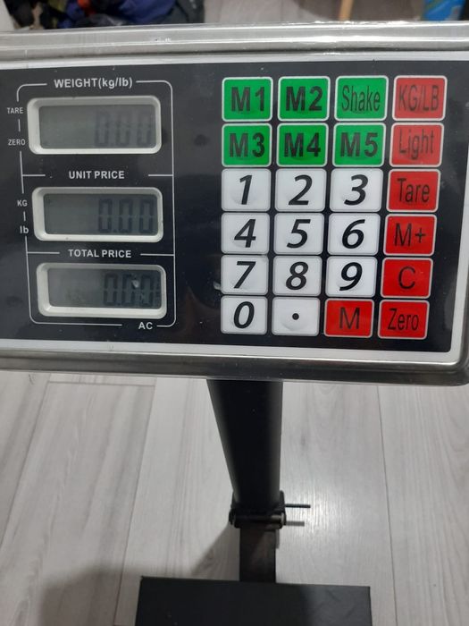 Vând cântare electronice de podea noi