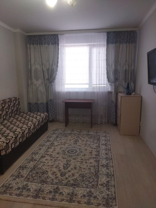 Левый берег ,на подселение девушку