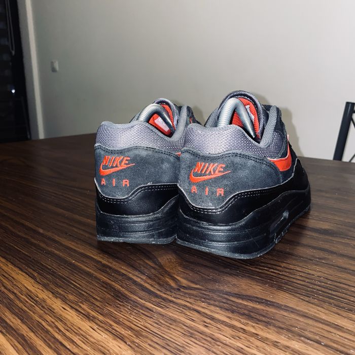Nike Air Max 1 Marimea 42.5 Negru cu Rosu