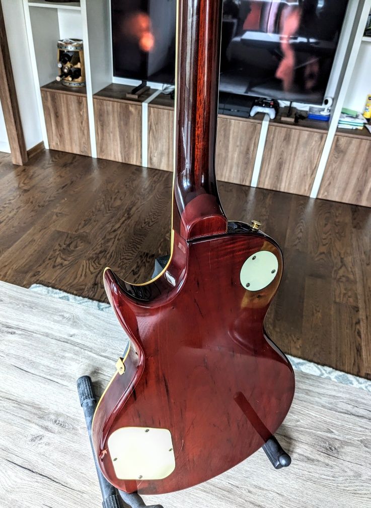 Vintage V100 Cherry Sunburst, 2010, Корея