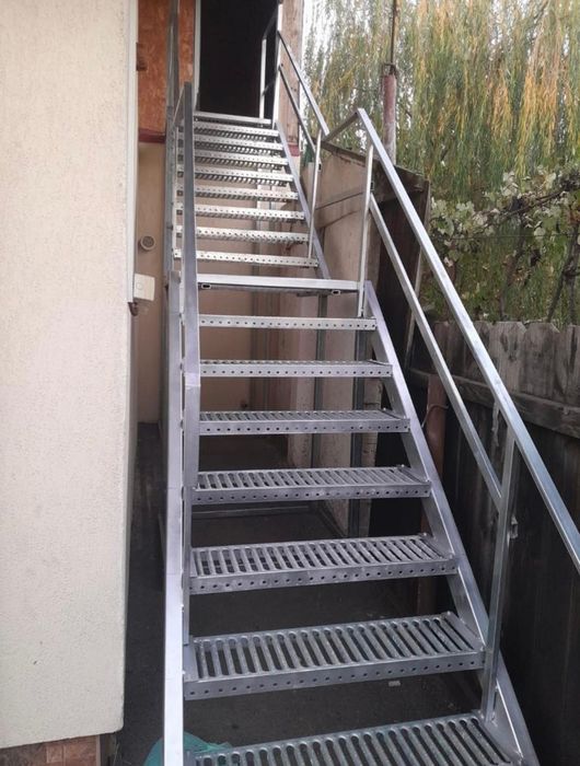 Scara metalica zincata  exterioara pentru ,case, beciuri și incendii
