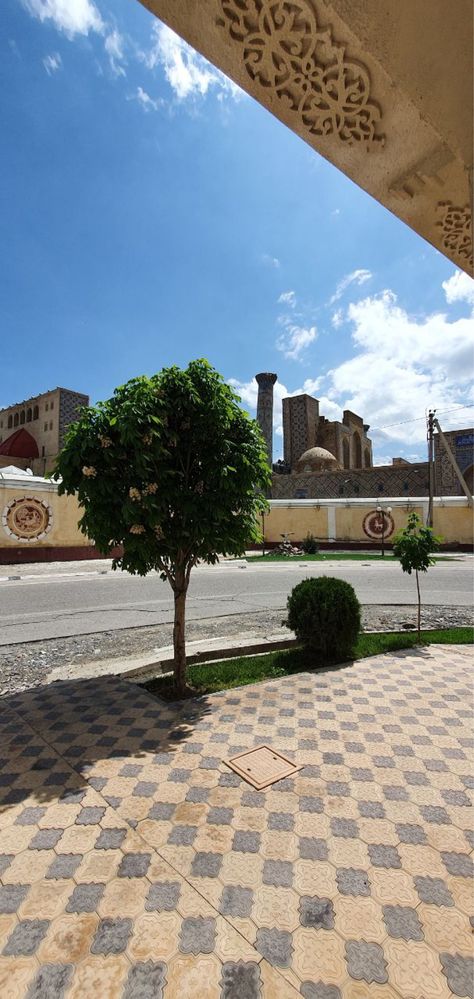 Mexmonxona sotiladi  (registon)