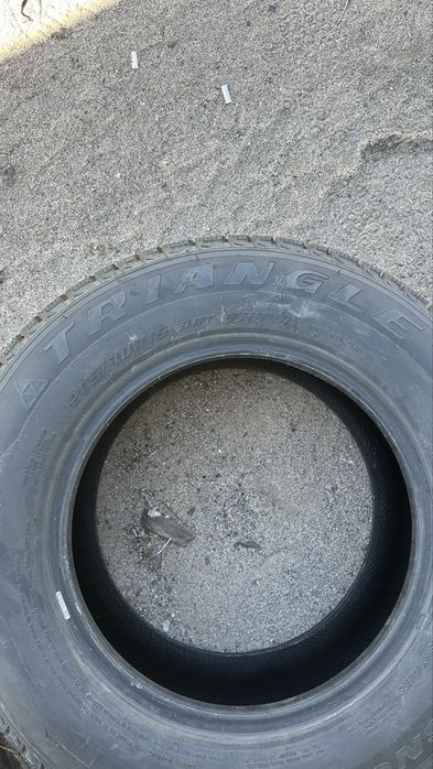 Продам зимние шины Triangle 205/70/R15 проездил 1 сезон