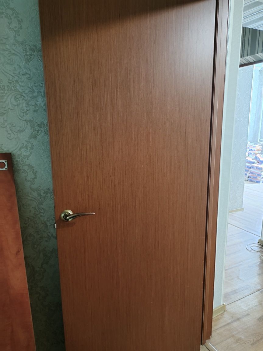Продам Двери б/у