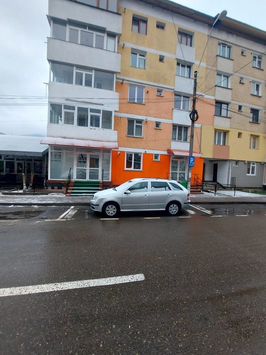 Ofer spre închiriere spațiu comercial!!!