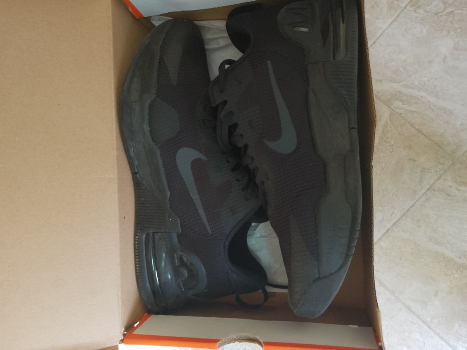 Маратонки NIKE 46