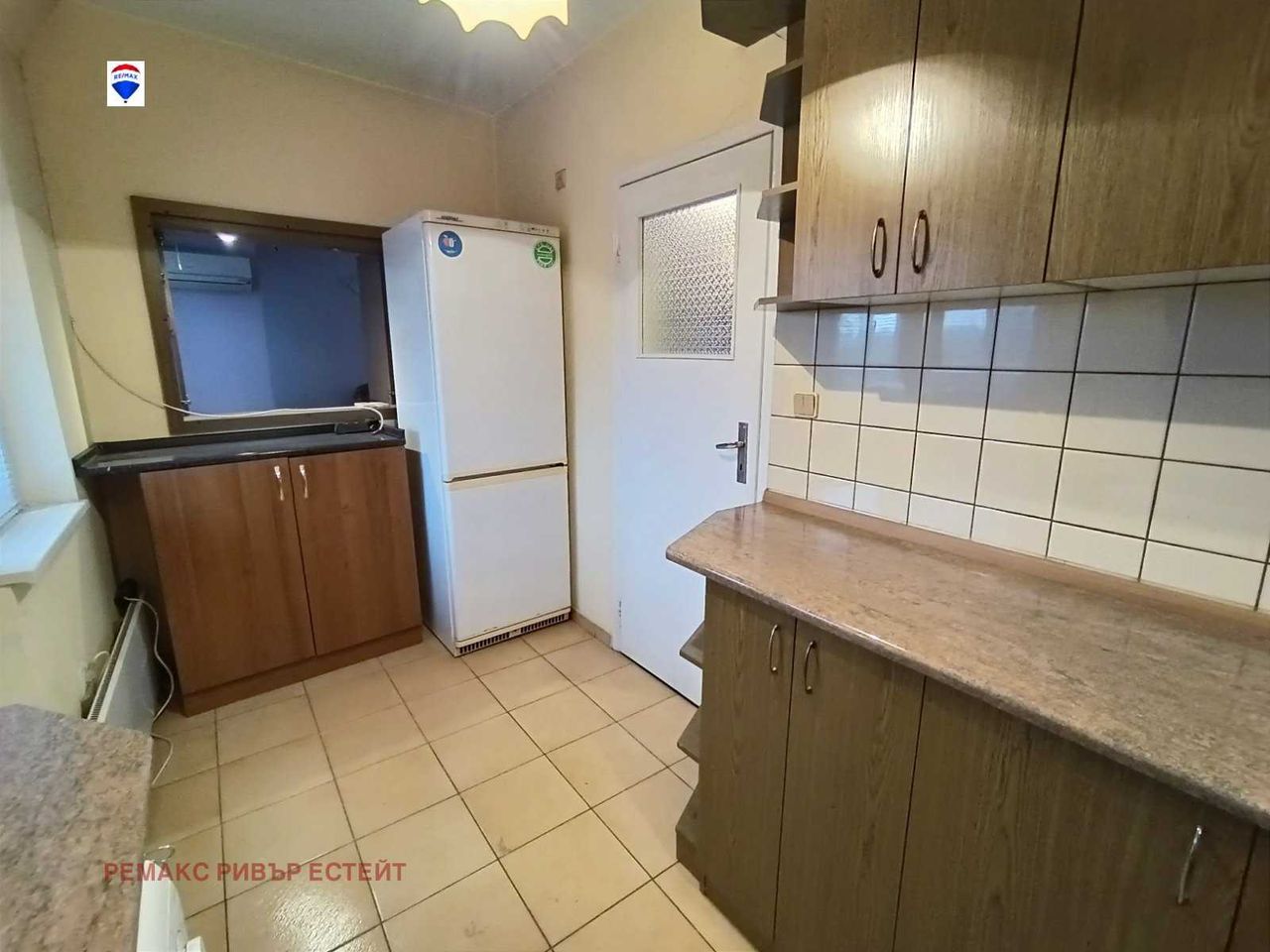 Продава се Тристаен апартамент в Русе, Централен кооп. пазар - 90 кв.м за 1277 €/кв.м - Снимка #2