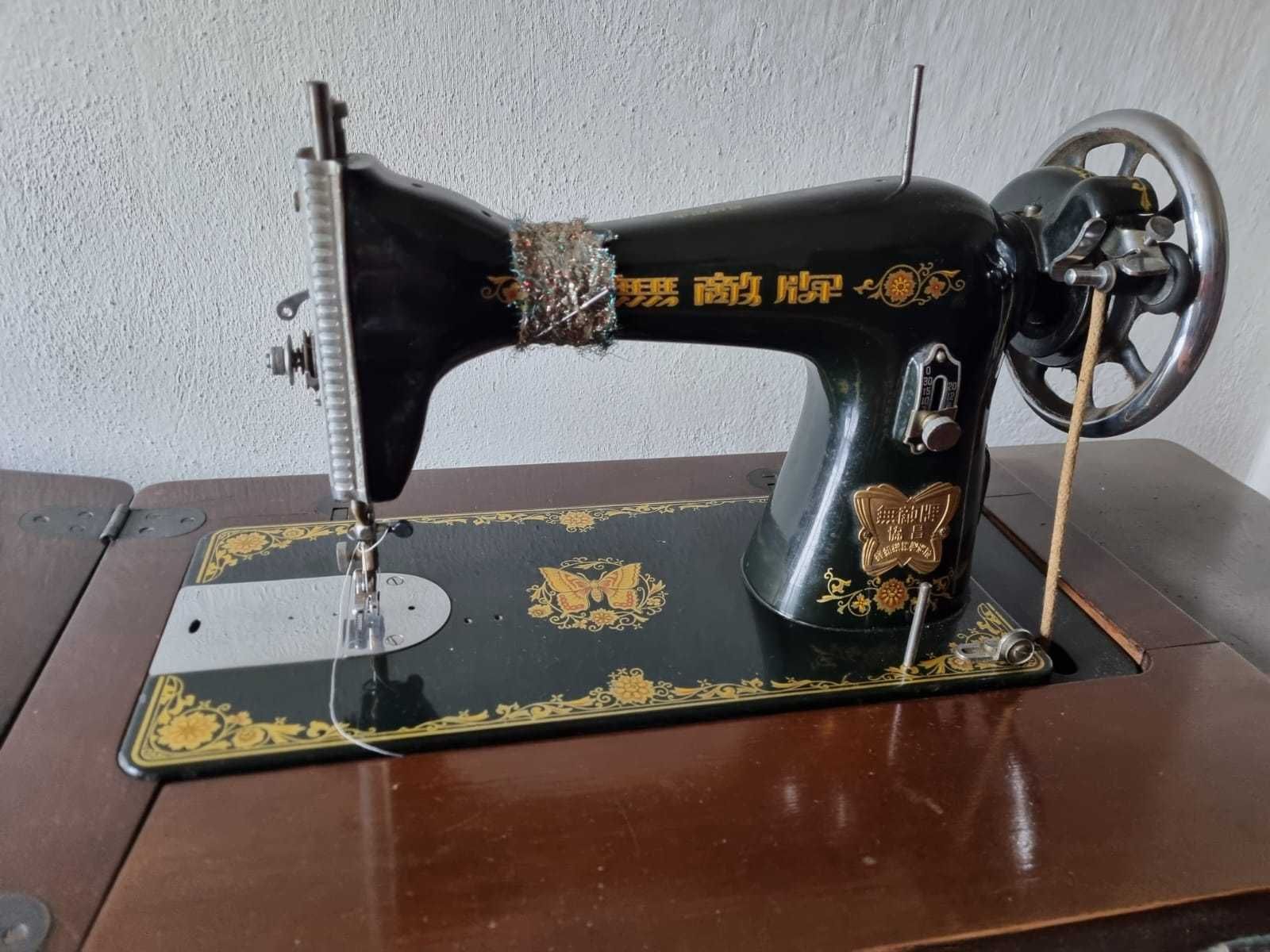Продам швейную машинку