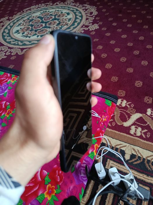 Redmi A3 xolati yaxshi 128ga 6 xotira