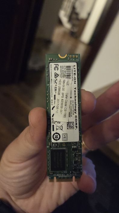2 buc SSD 256gb, NVME si Sata