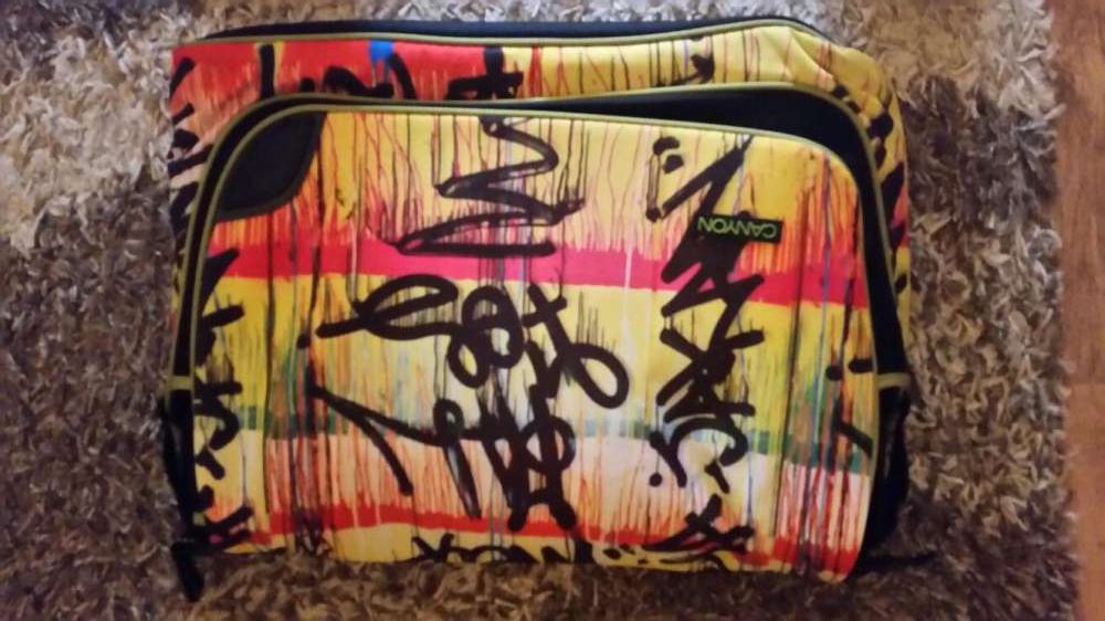 Geanta laptop. Calculator