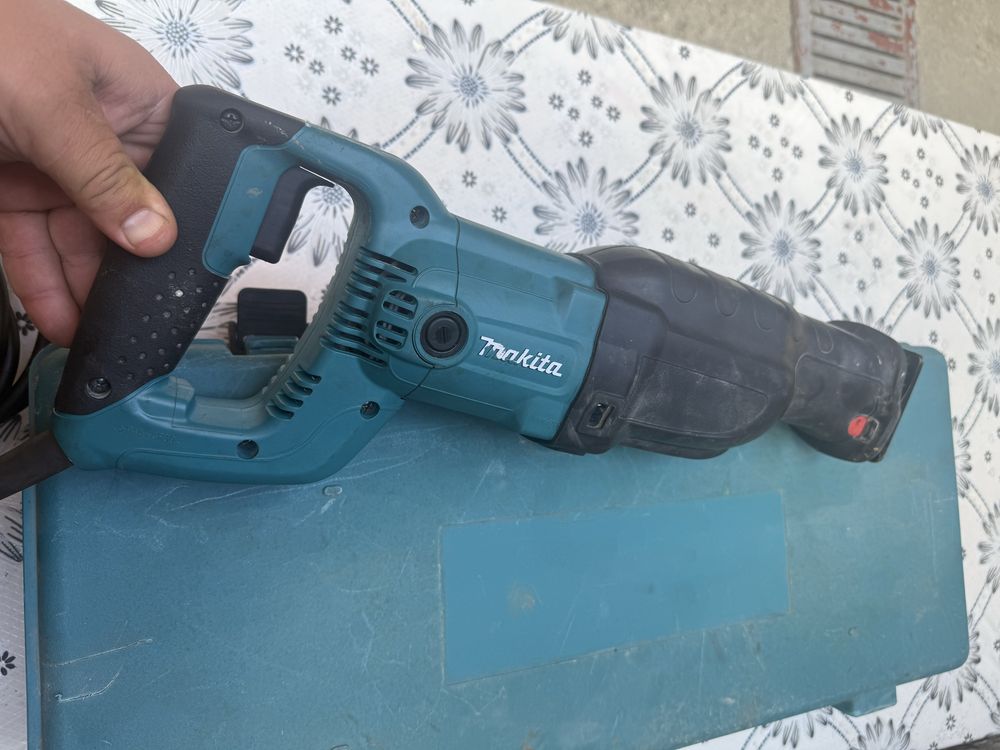 Саблен Трион MAKITA JR3060T 1250 W,
