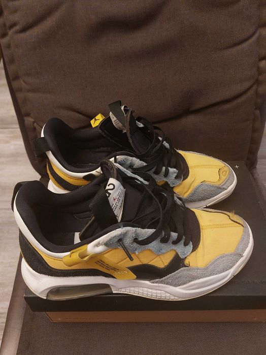 Adidasi Air Jordan MA2