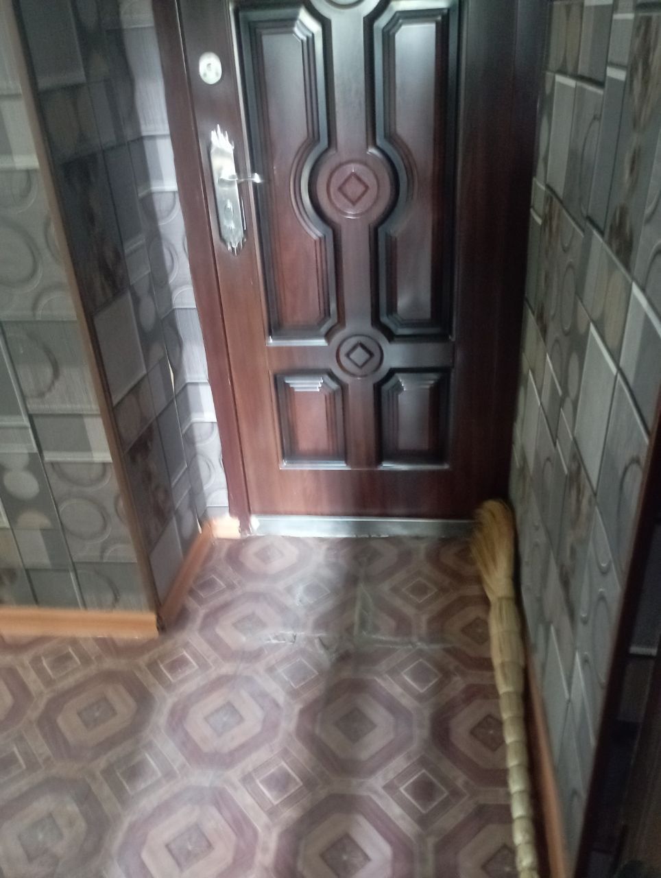 Zangiota Eshonguzarda kvartira ijaraga beriladi 1 xona 2 xona qilingan