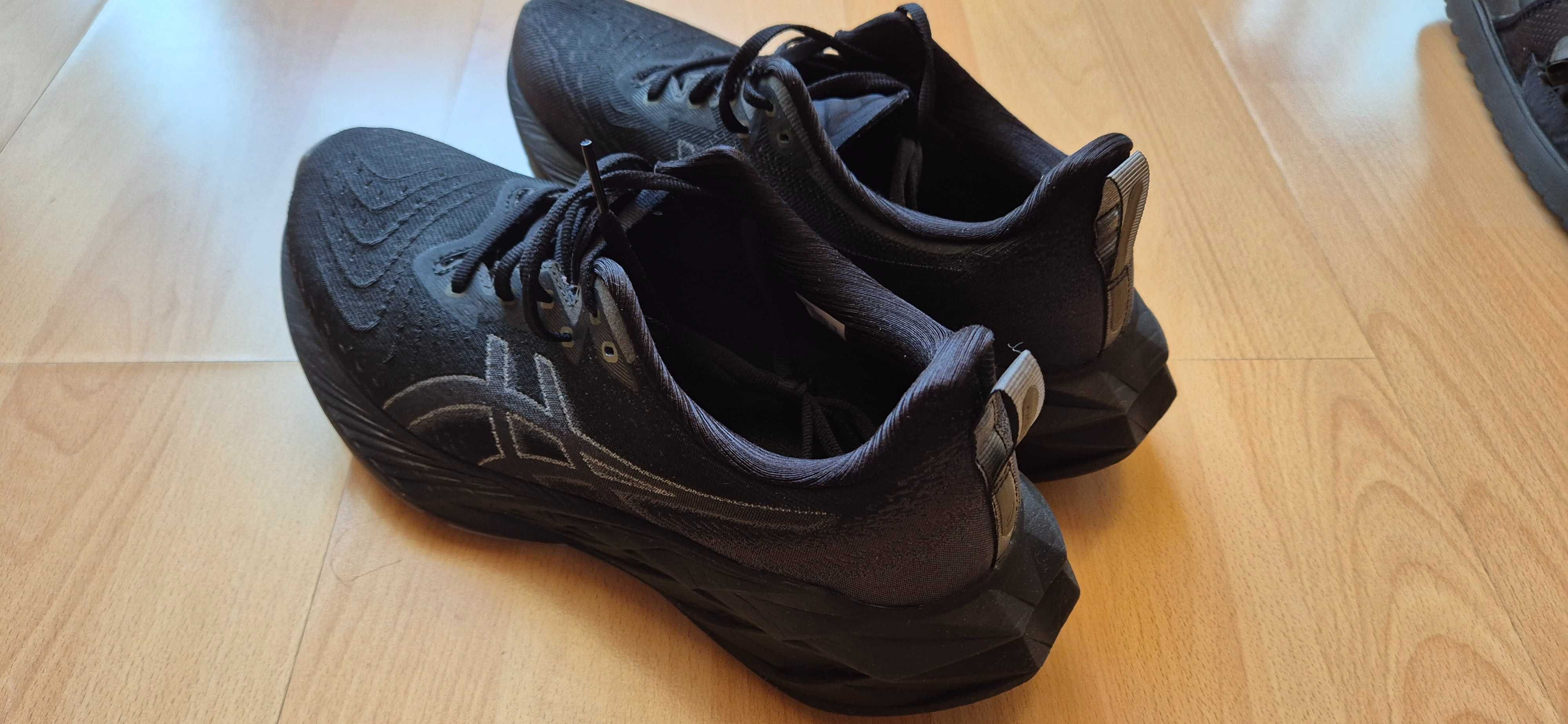 Asics Novablast 4 marime 42.5