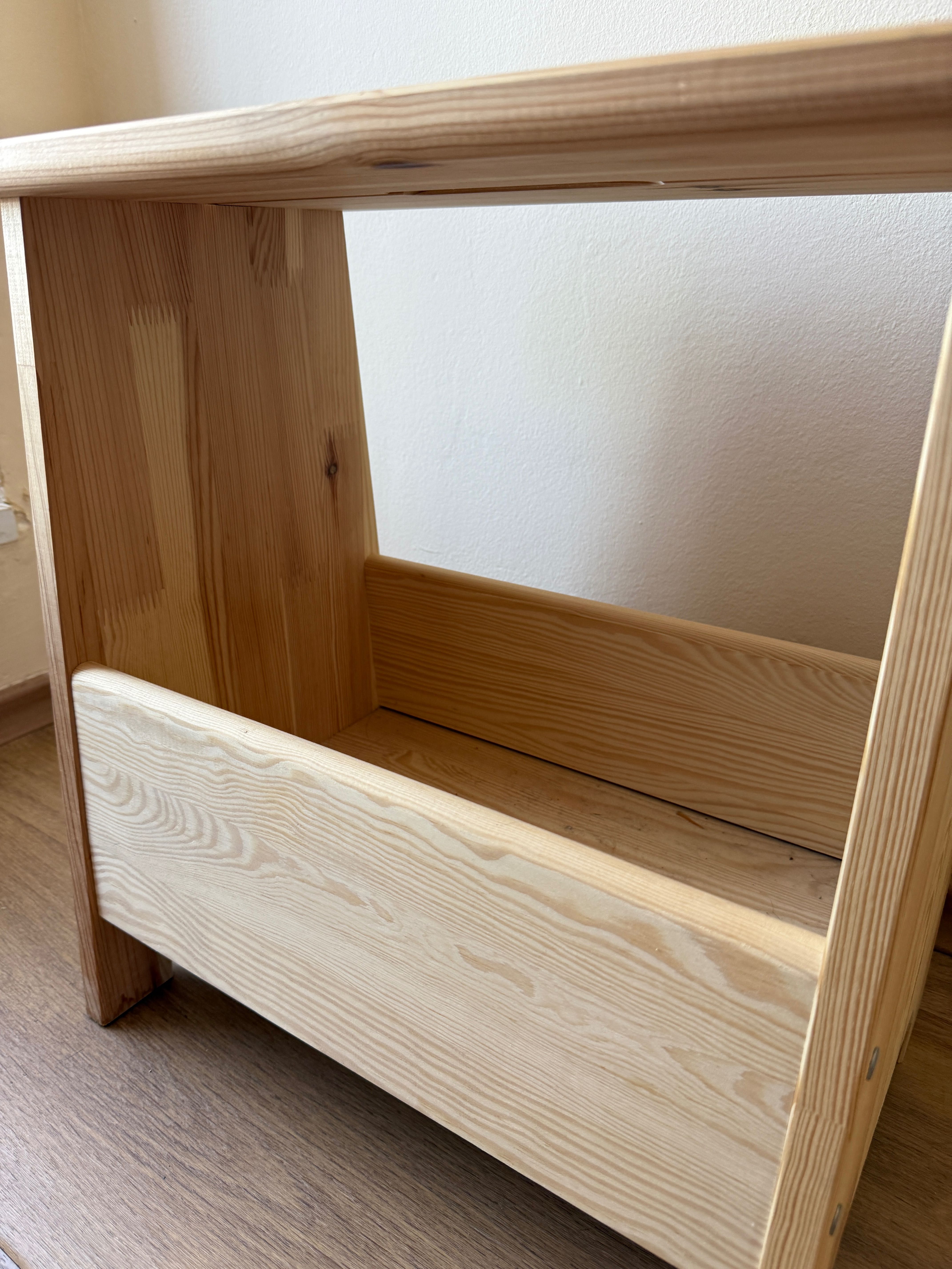 Дървено нощно шкафче от IKEA