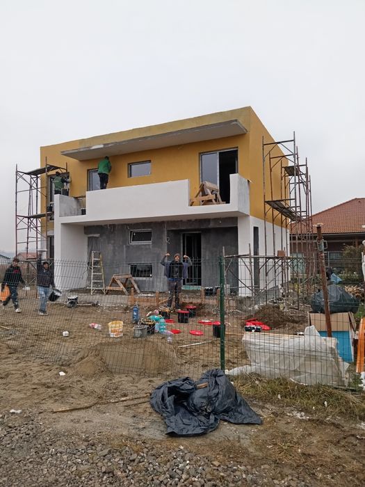 Executam lucrări de termo izolați polistiren și viață hidroizolații.