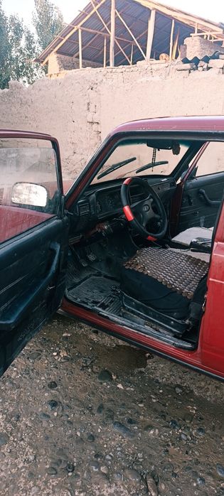Vaz2107 mashinasi sotiladi