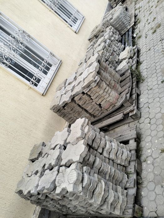 Продам тротуарные  плитки, брусчатка, отличного качества.