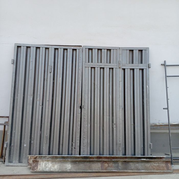 Темир дарвоза сотилади 2.700.0