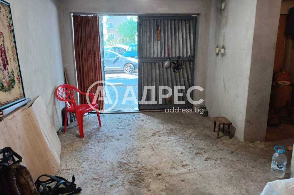 Дава се под наем Гараж / Паркомясто в Разград, Възраждане - 25 кв.м за 155 € - Снимка #1
