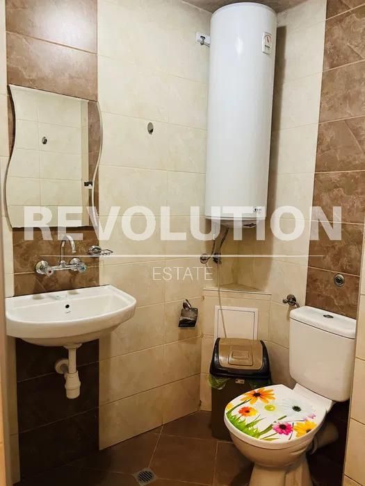 Дава се под наем Тристаен апартамент в Варна, ВИНС - 100 кв.м за 350 € - Снимка #8