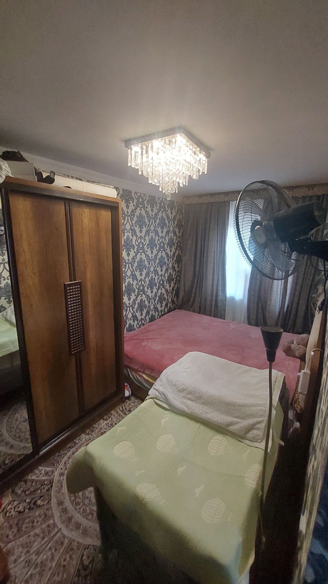 Продаётся своя  4х комнатная кв-ра на Кондитерской. 1 этаж