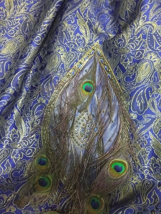 To'y uchun hashamatli libos