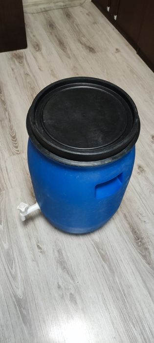 Бидон пластмасов.100л