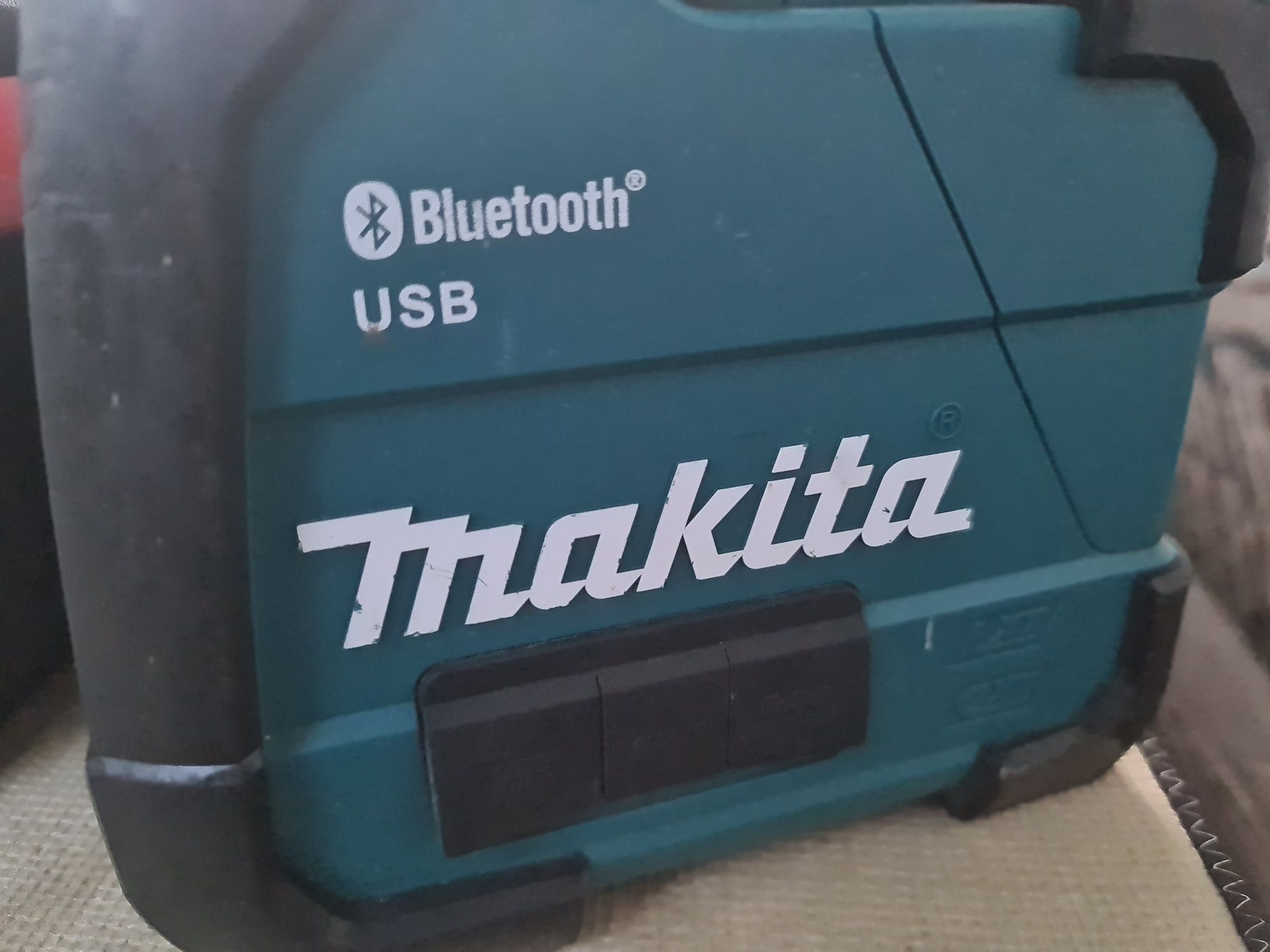 Milwaukee M18 JSR radio /Makita boxa Bluetooth DMR202