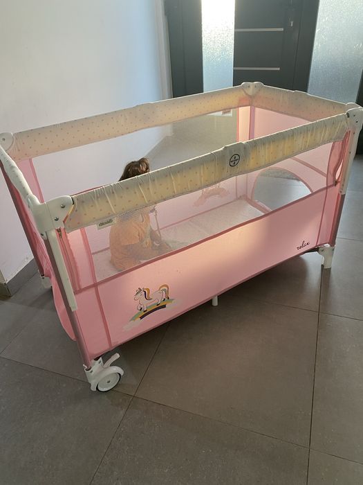 Patut pliabil cu o laterala culisanta