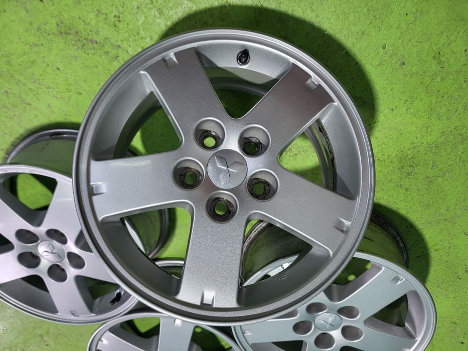 16 5x114.3 Mitsubishi лети джанти 5х114.3