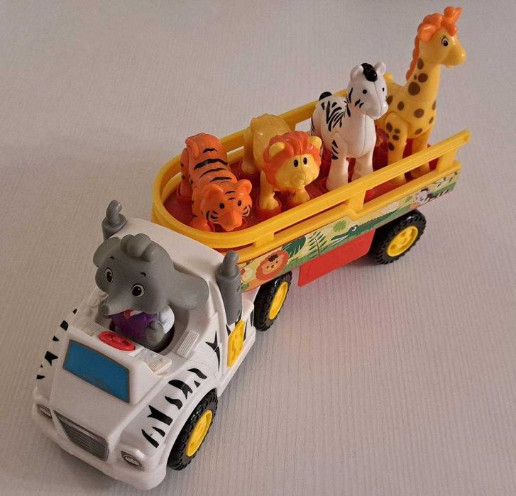 NOU - produs Disney, Camion Activity cu animale Safary