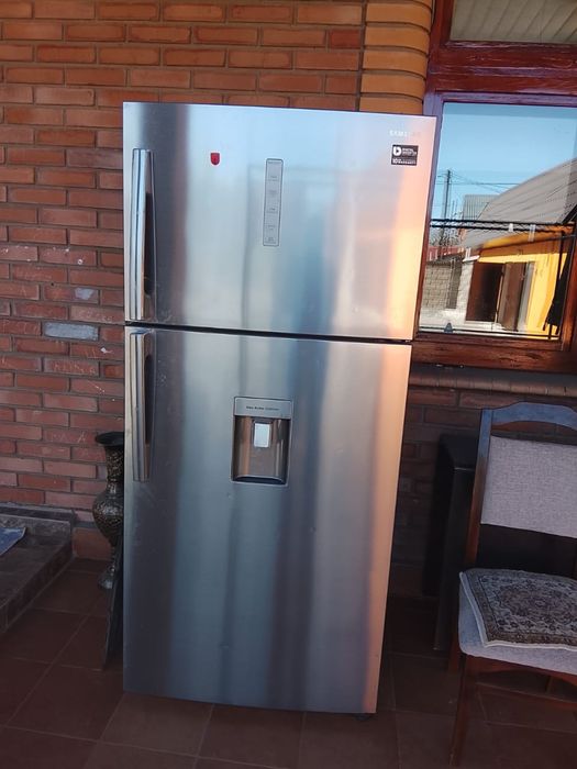 Холодильник(не рабочий) продам на запчасти или обмен