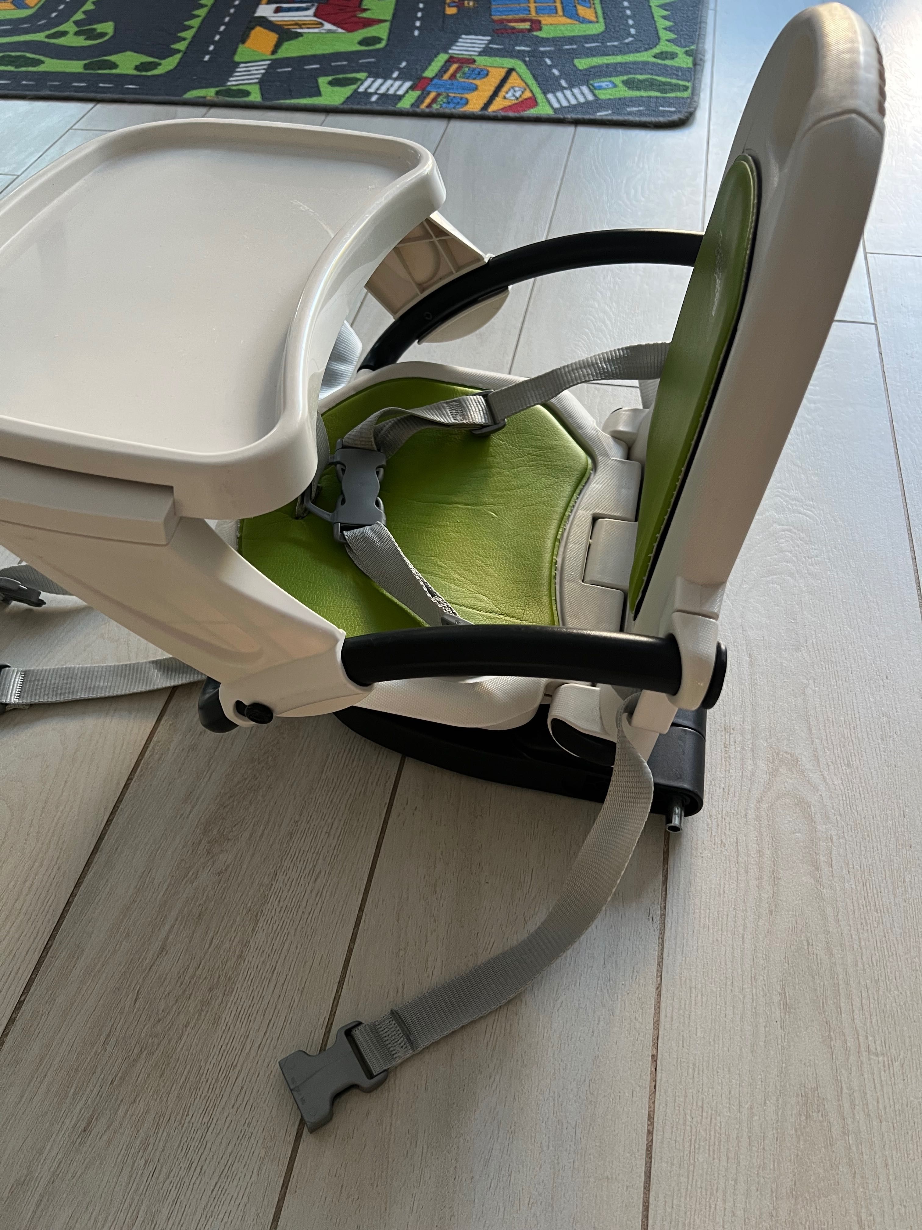 Столче за хранене с масичка за бебе деца Peg Perego