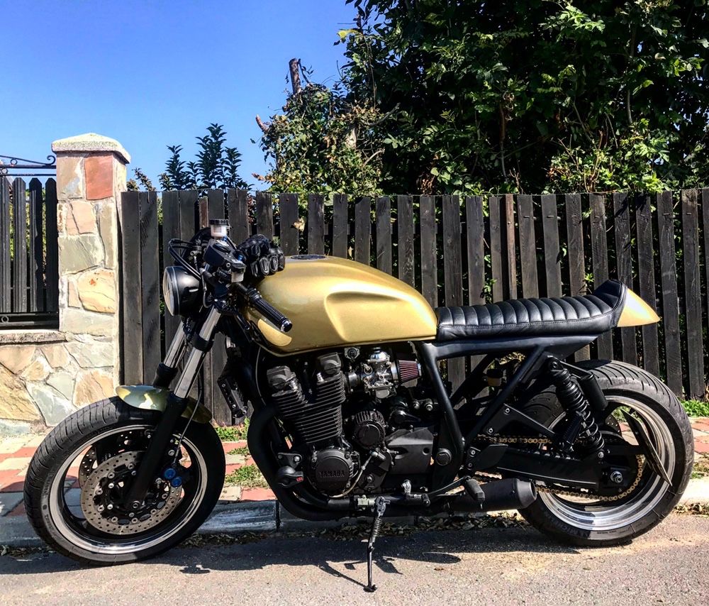 Yamaha XJR 1300 Café Racer