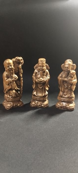 Статуэтки "три звездных старца"  высота статуэтки 10см.