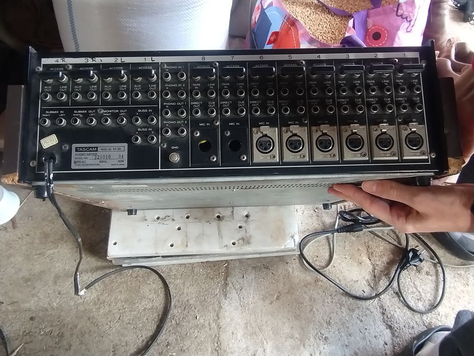 Vand statie Tascam M30 funcțională si amplificator k+h telewat e120