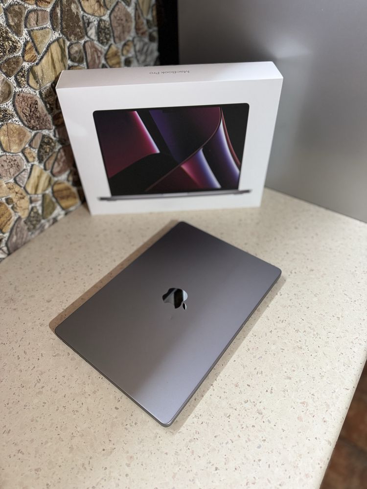 MacBook Pro M2 14“
