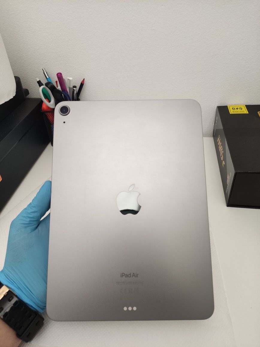 iPad Air 11" M2 – Като нов, с гаранция, батерия 100%(Продадено)