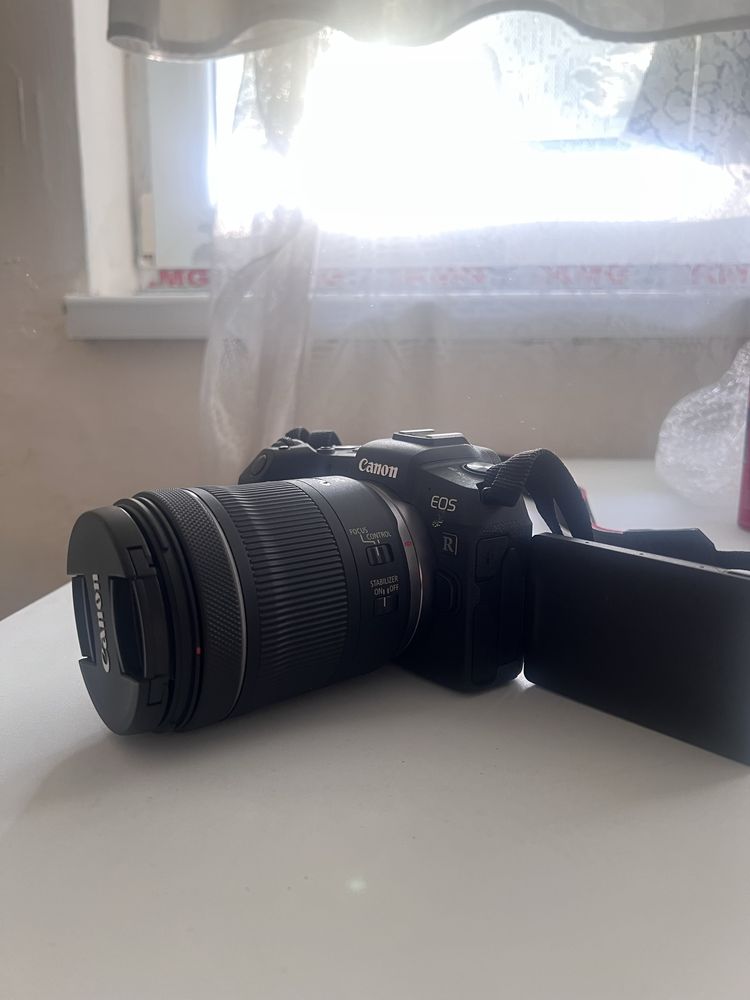 Продавам “Canon EOS RP”