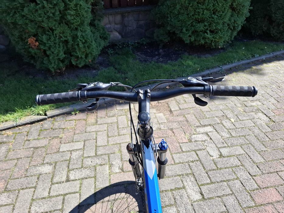 Vând bicicletă Velo baik-650 lei (negociabil)+ CADOU