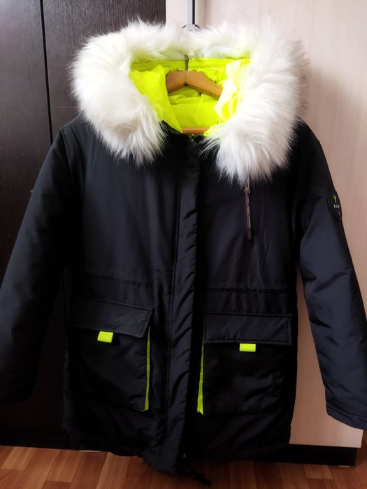 Продам зимнюю куртку